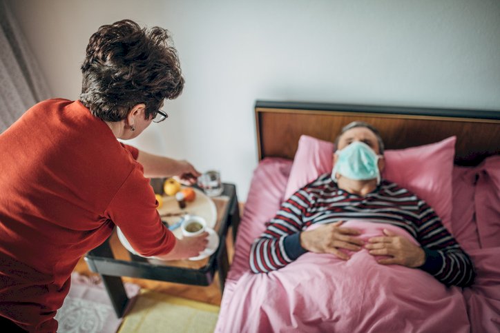10 reguli importante pentru cei care locuiesc în casă cu un bolnav de COVID-19